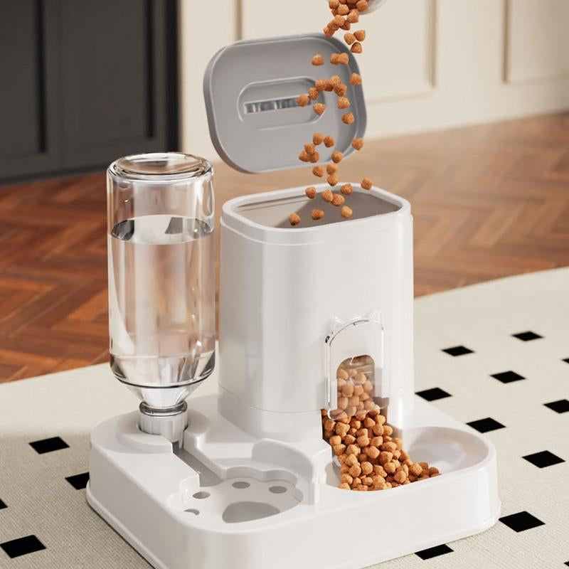 Automatic water dispenser bowl for cats and dogs with gravity-fed design